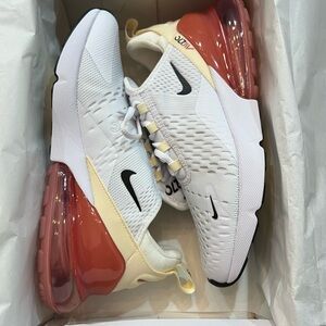 Women’s Nike 270 shoes